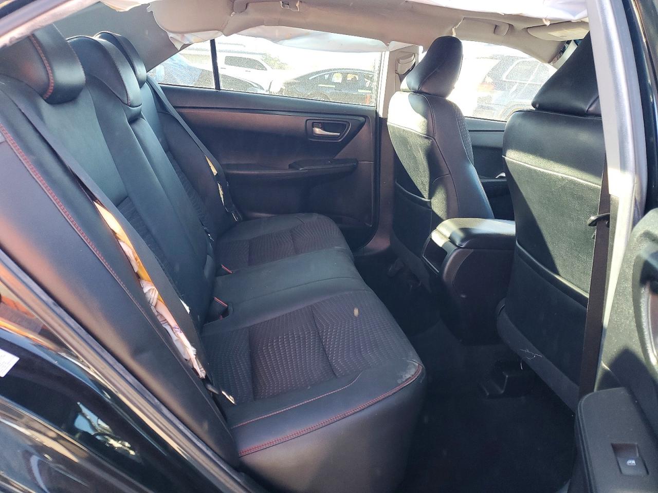 2015 TOYOTA CAMRY LE photo 19