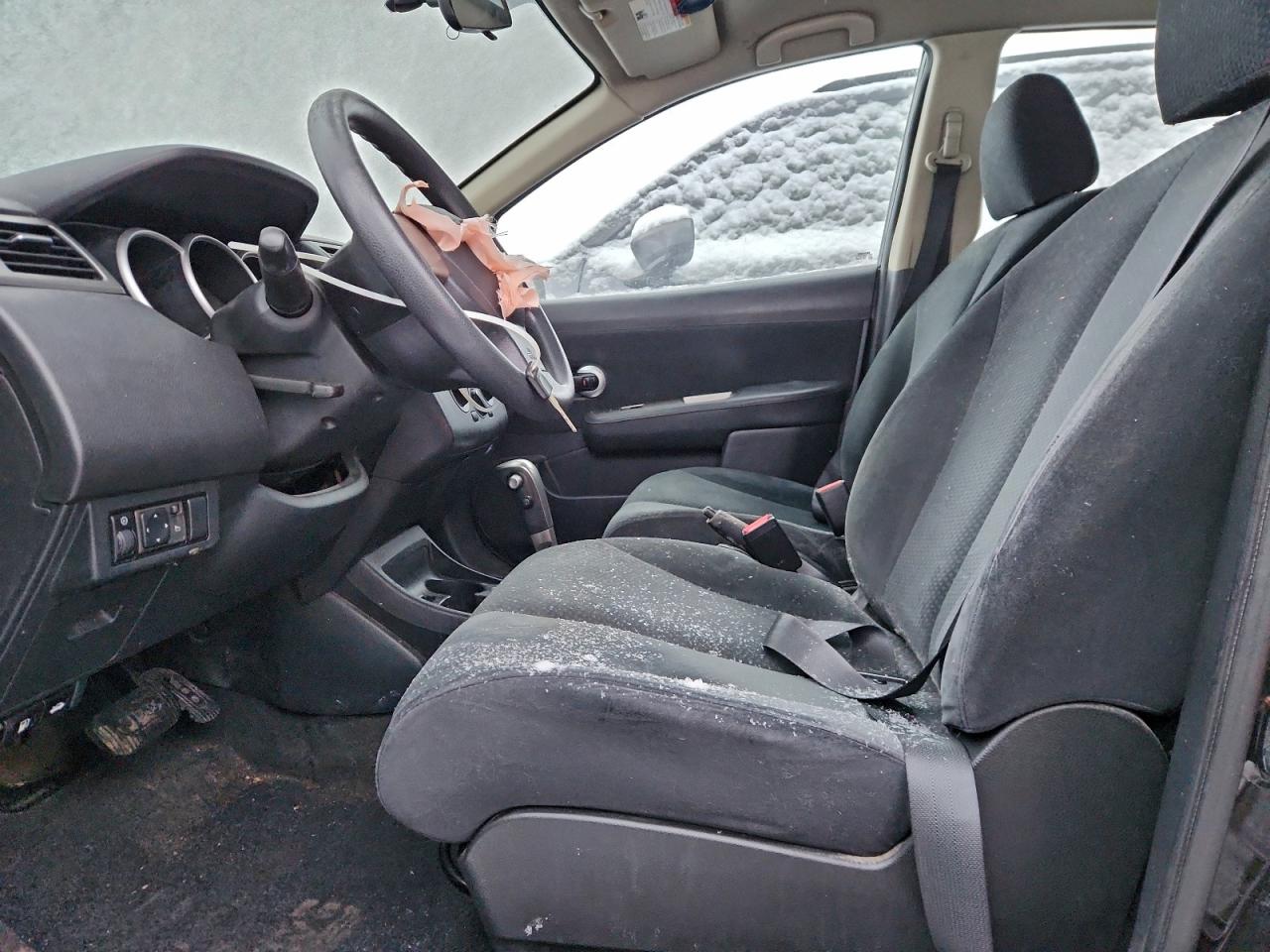 2011 NISSAN VERSA S photo 13