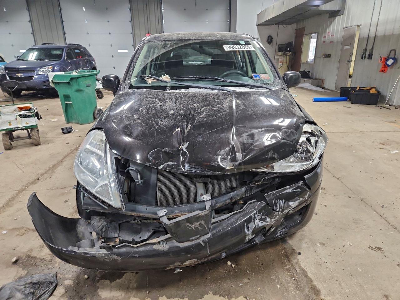 2011 NISSAN VERSA S photo 9