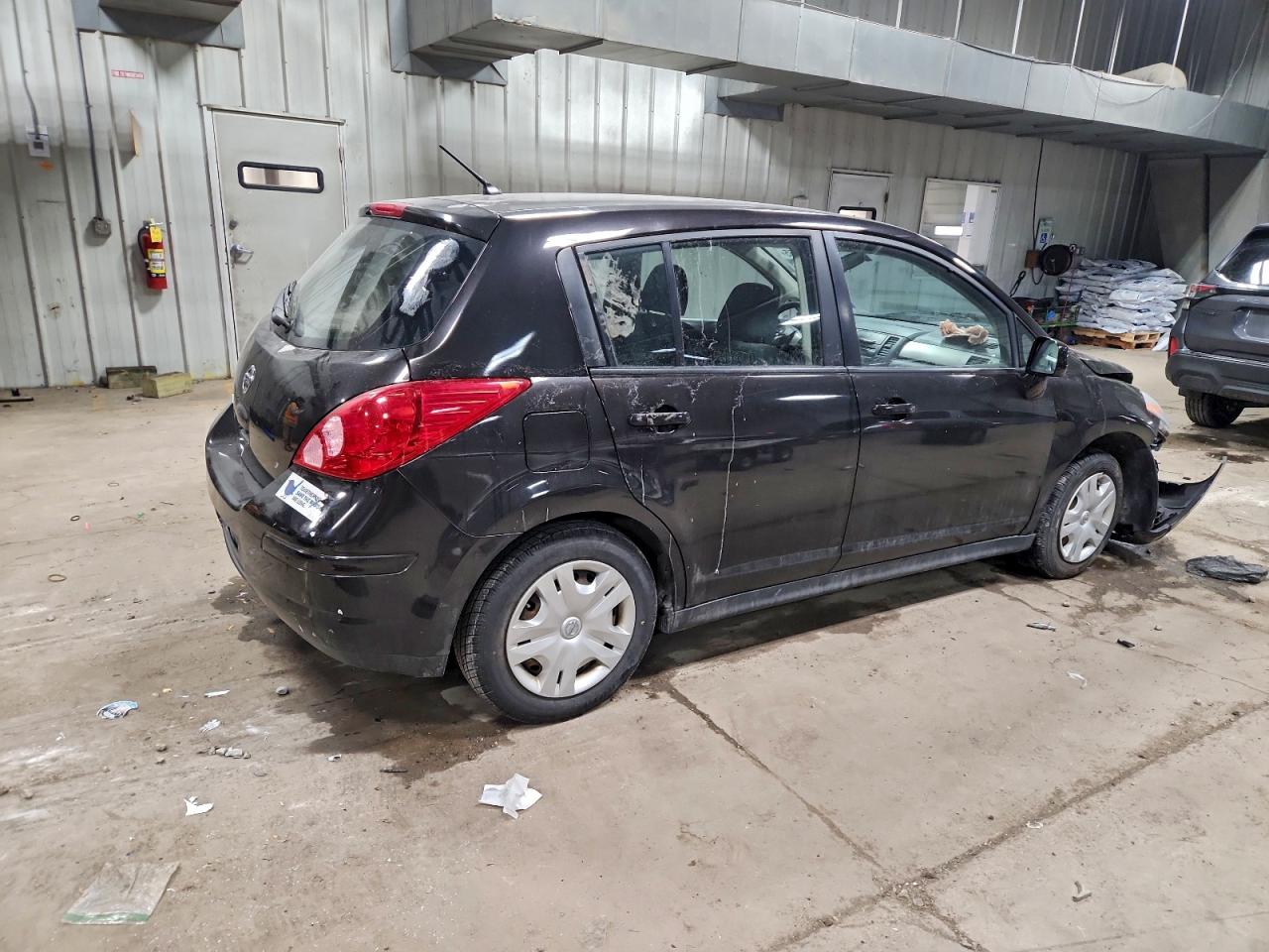 2011 NISSAN VERSA S photo 5