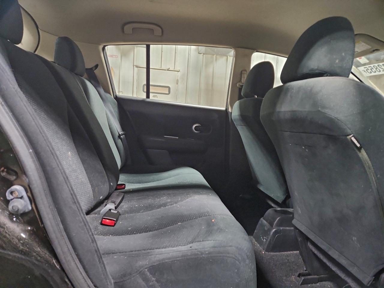 2011 NISSAN VERSA S photo 21