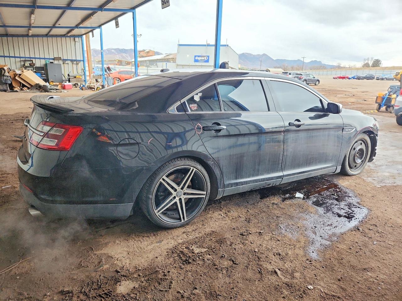 2014 FORD TAURUS SHO photo 3
