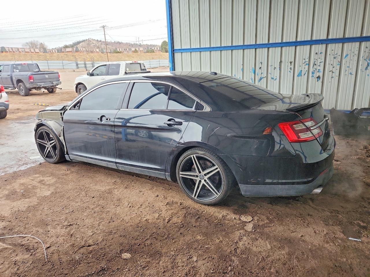2014 FORD TAURUS SHO photo 2