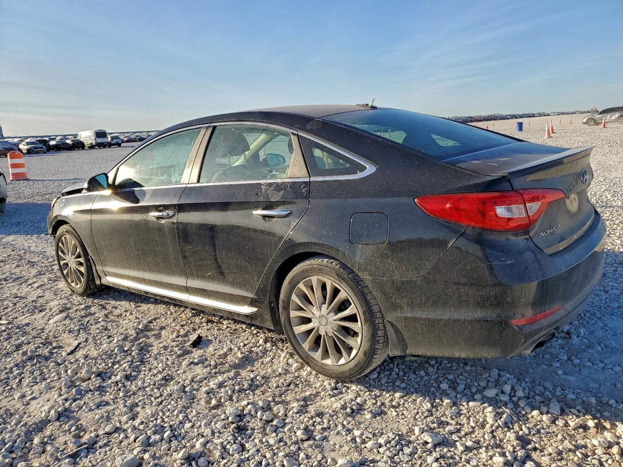 2015 HYUNDAI SONATA SPORT photo 2