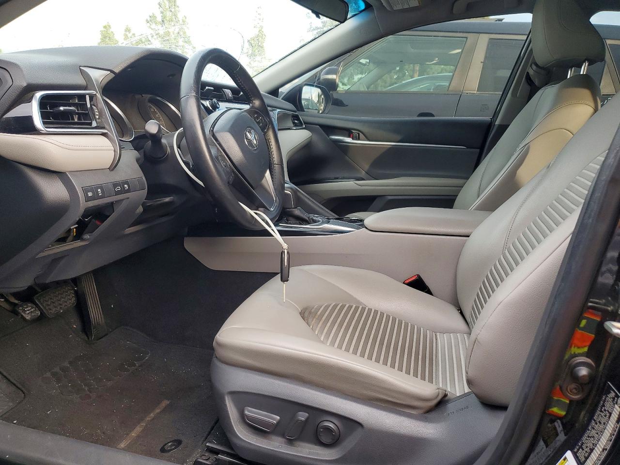 2018 TOYOTA CAMRY L photo 7