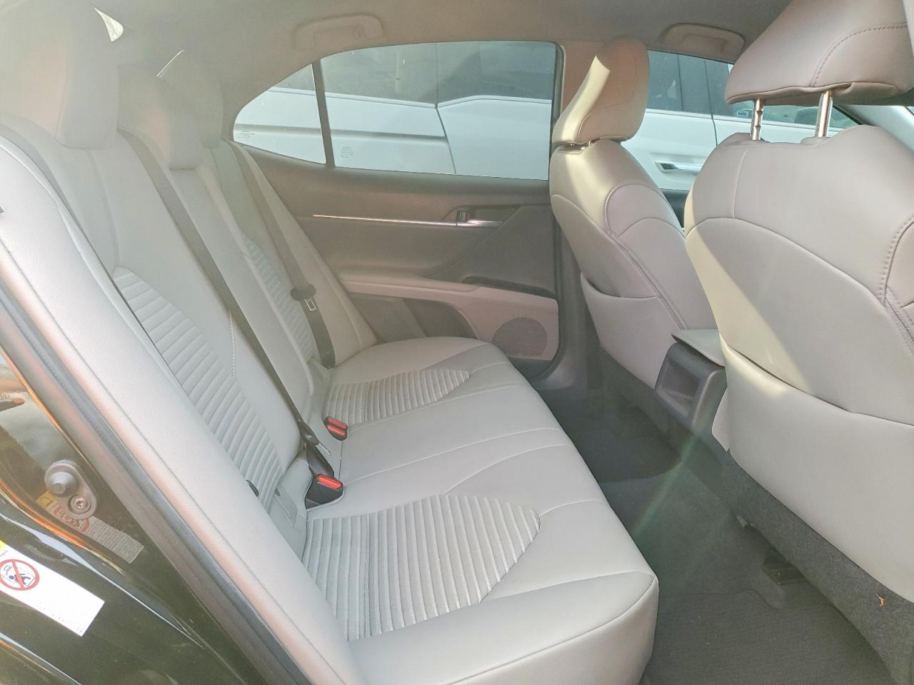 2018 TOYOTA CAMRY L photo 10