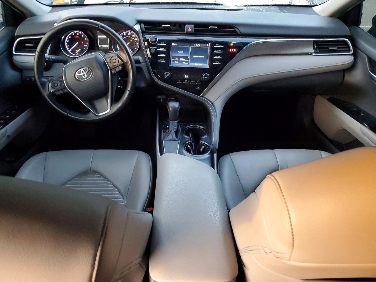 2018 TOYOTA CAMRY L photo 8
