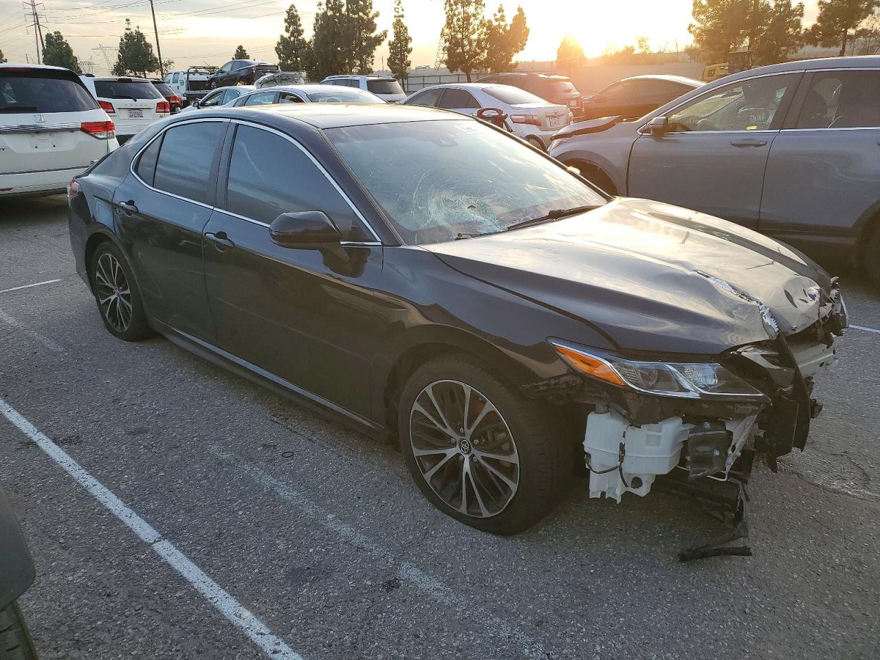 2018 TOYOTA CAMRY L photo 4