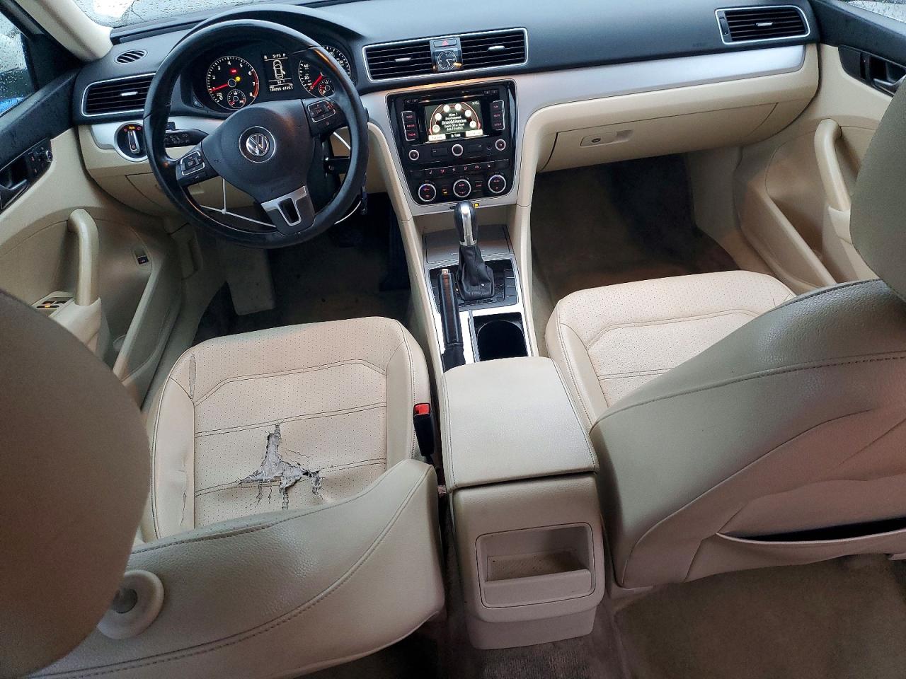 2012 VOLKSWAGEN PASSAT SE photo 8