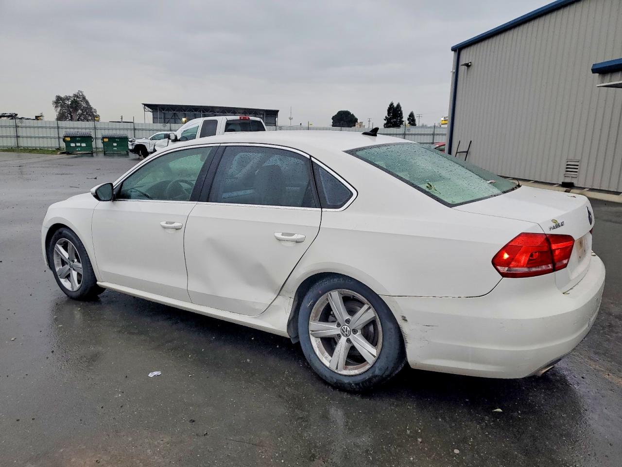 2012 VOLKSWAGEN PASSAT SE photo 2