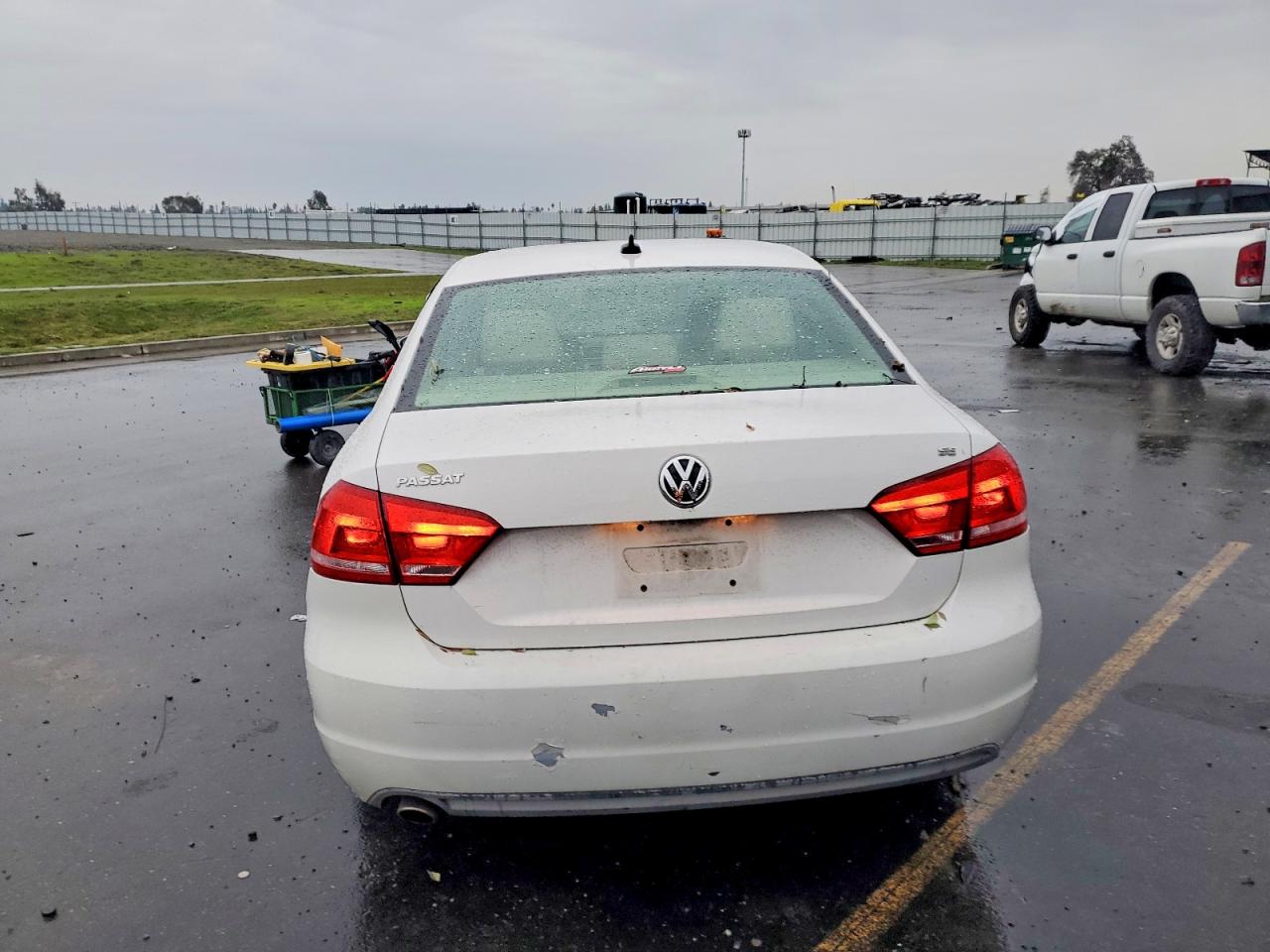 2012 VOLKSWAGEN PASSAT SE photo 6