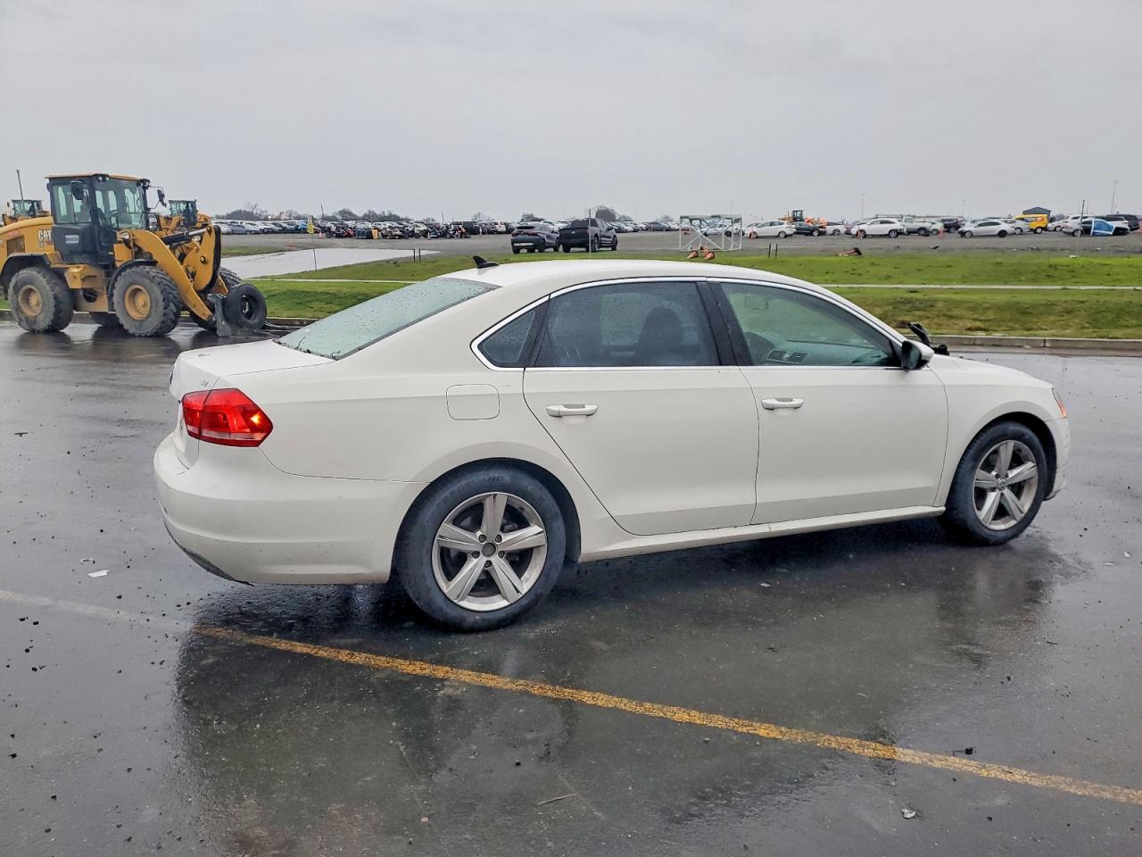 2012 VOLKSWAGEN PASSAT SE photo 3