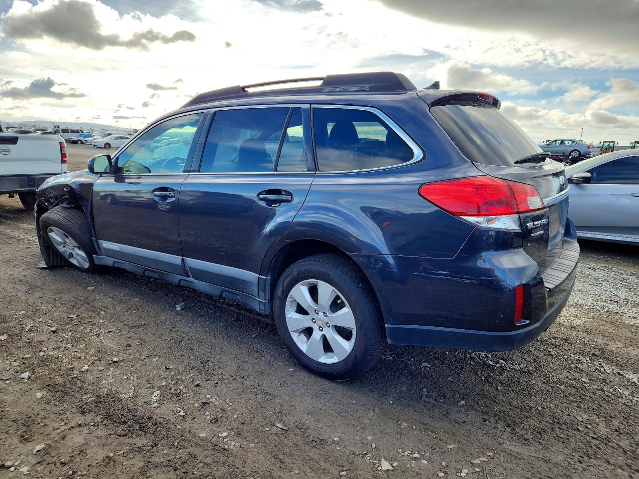 2011 SUBARU OUTBACK 2.5I LIMITED photo 2
