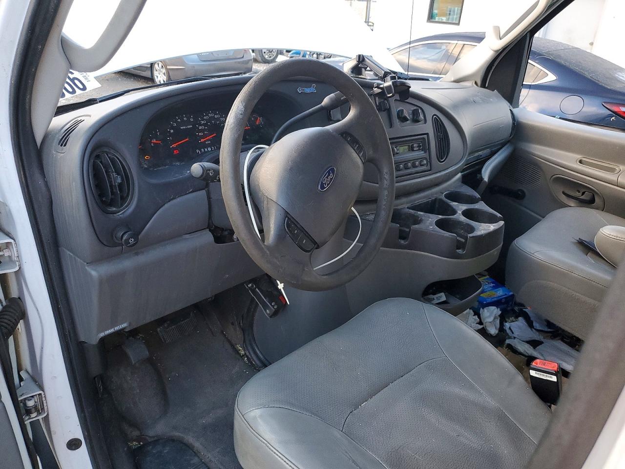 2006 FORD E250 UTILITY / SERVICE VAN photo 8