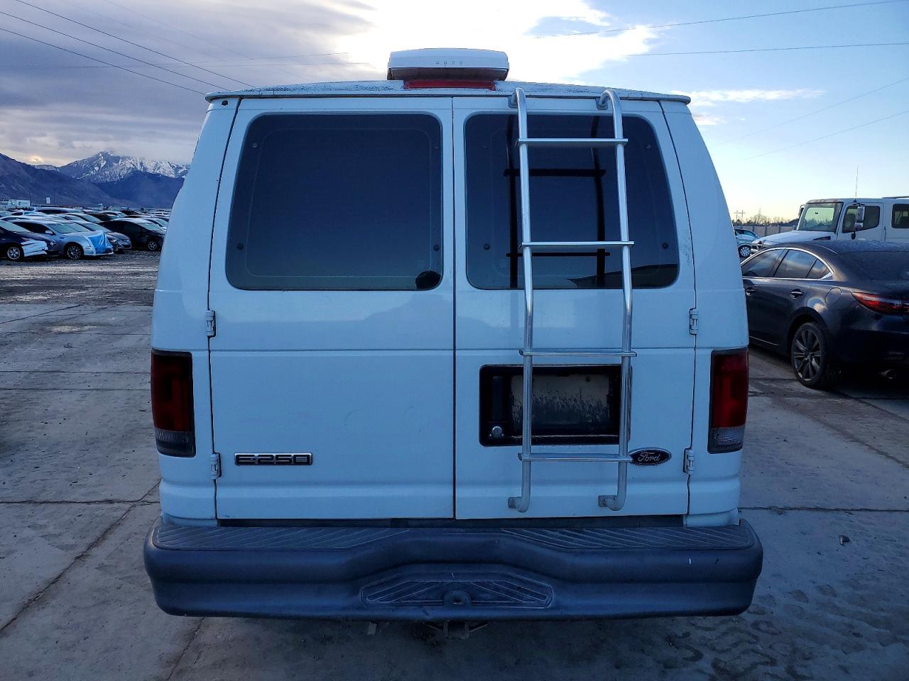 2006 FORD E250 UTILITY / SERVICE VAN photo 6
