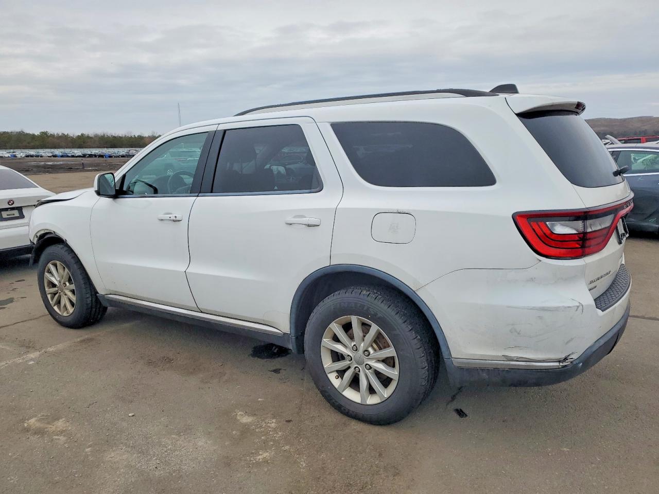 2015 DODGE DURANGO SXT photo 2
