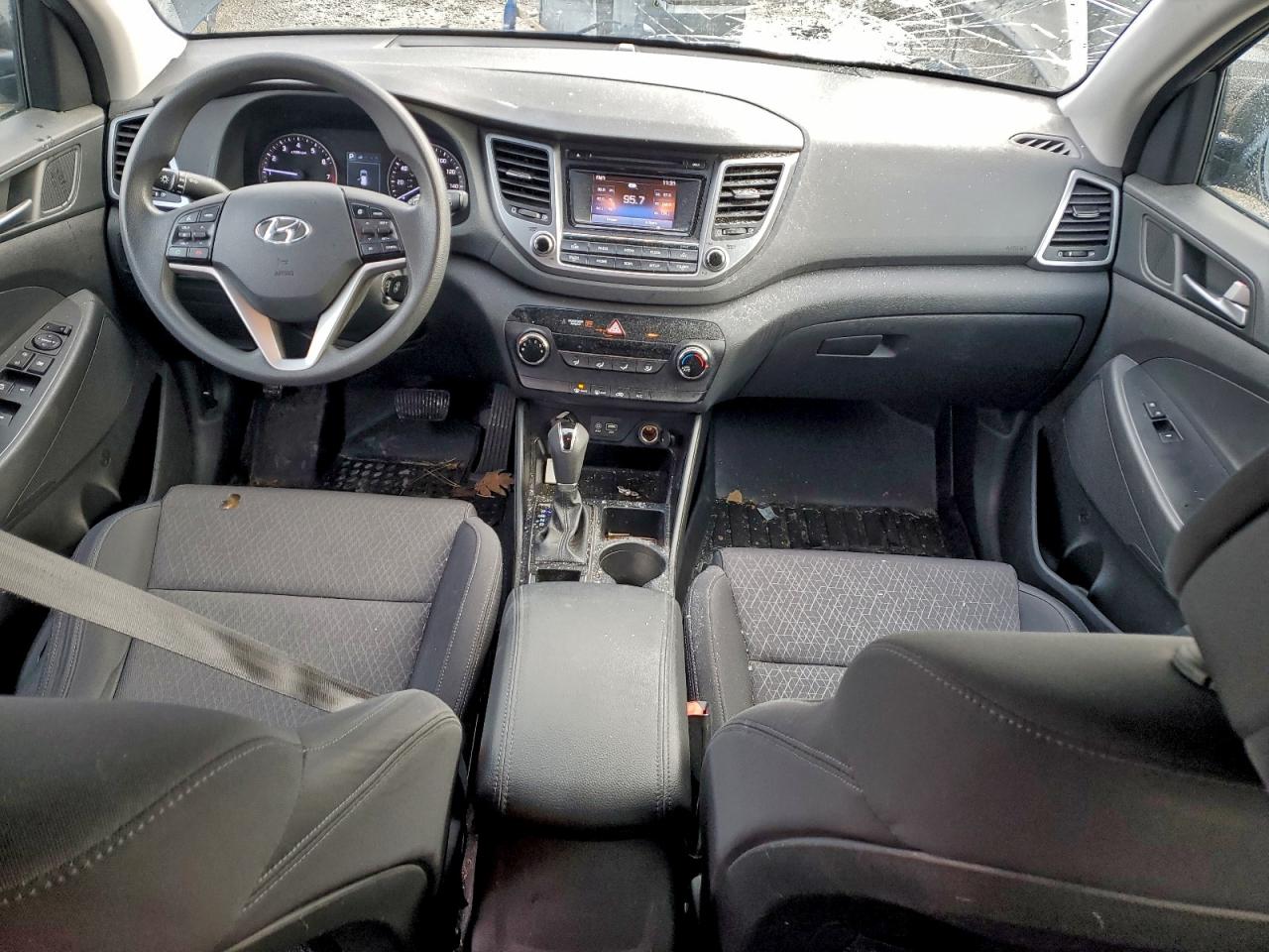 2017 HYUNDAI TUCSON SE photo 15