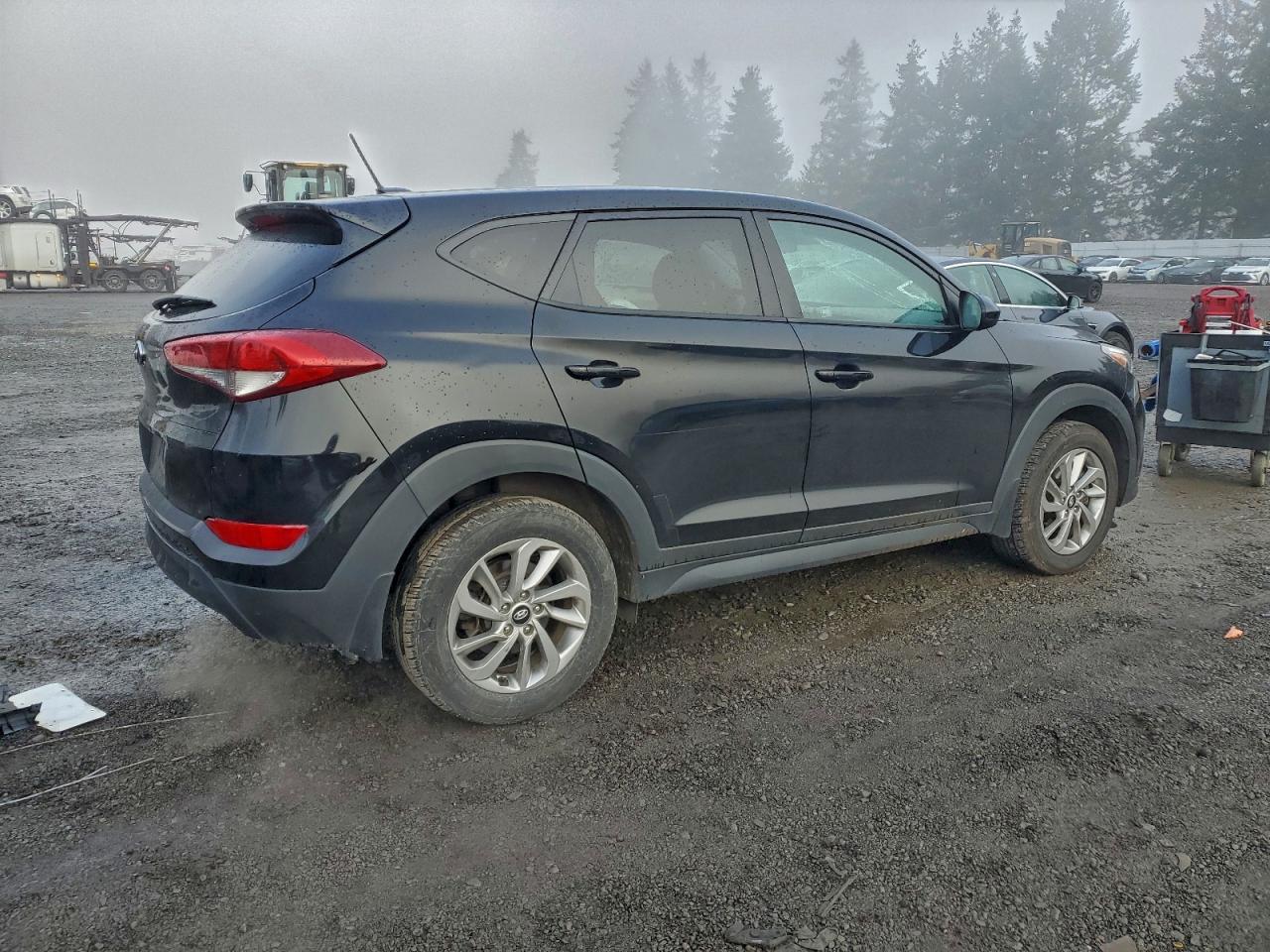 2017 HYUNDAI TUCSON SE photo 5