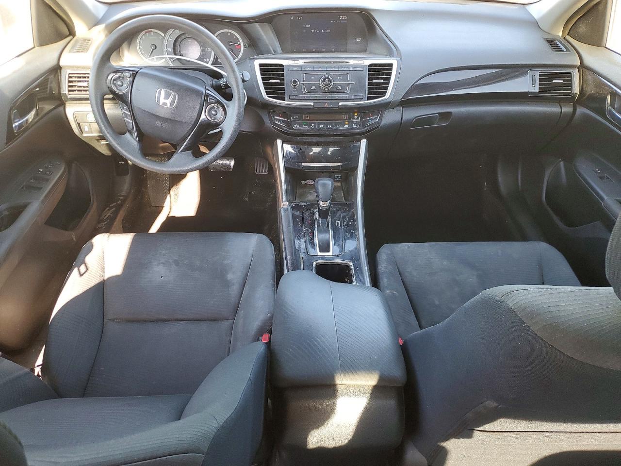 2017 HONDA ACCORD LX photo 8