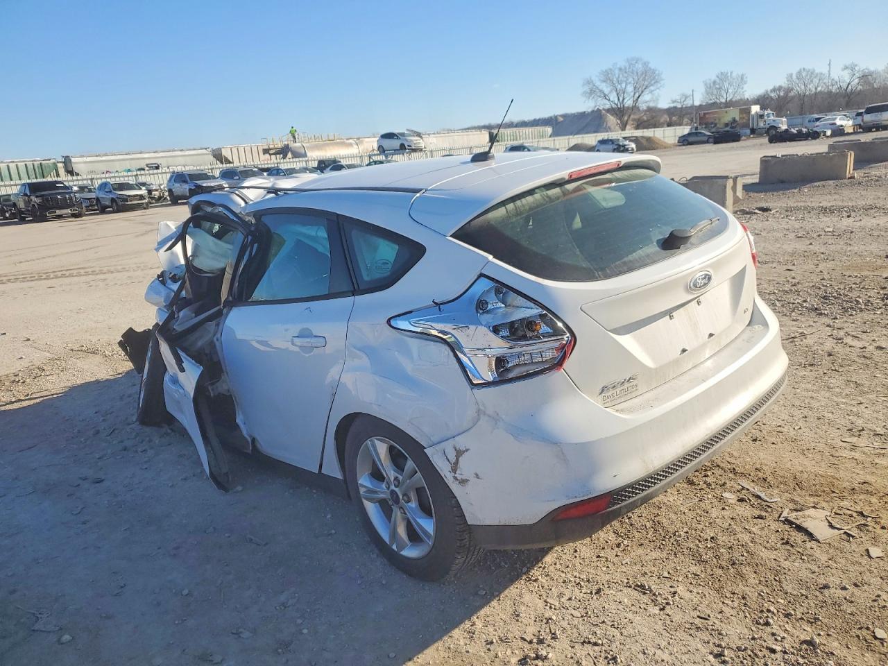 2013 FORD FOCUS SE photo 2