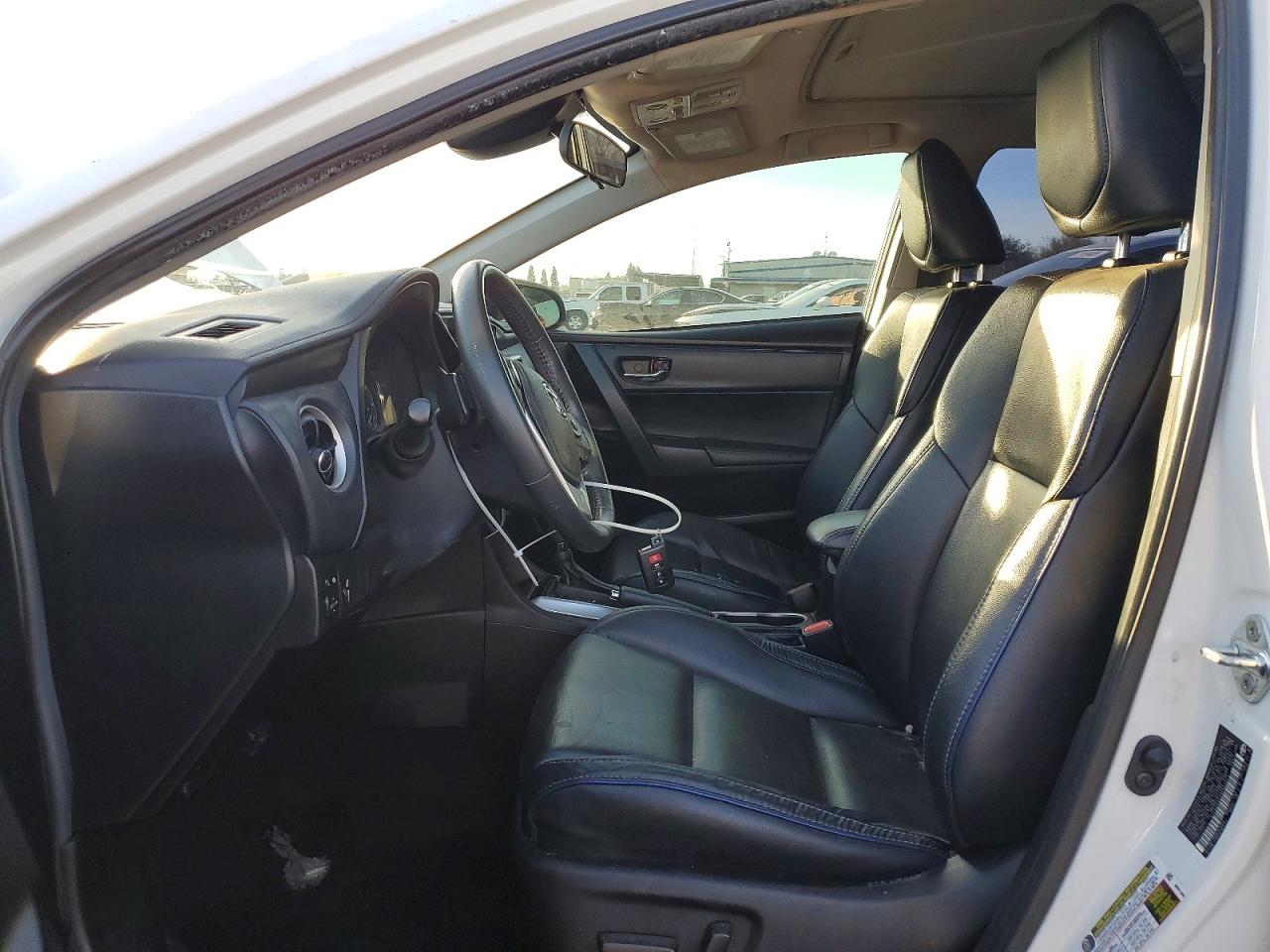 2017 TOYOTA COROLLA L photo 13