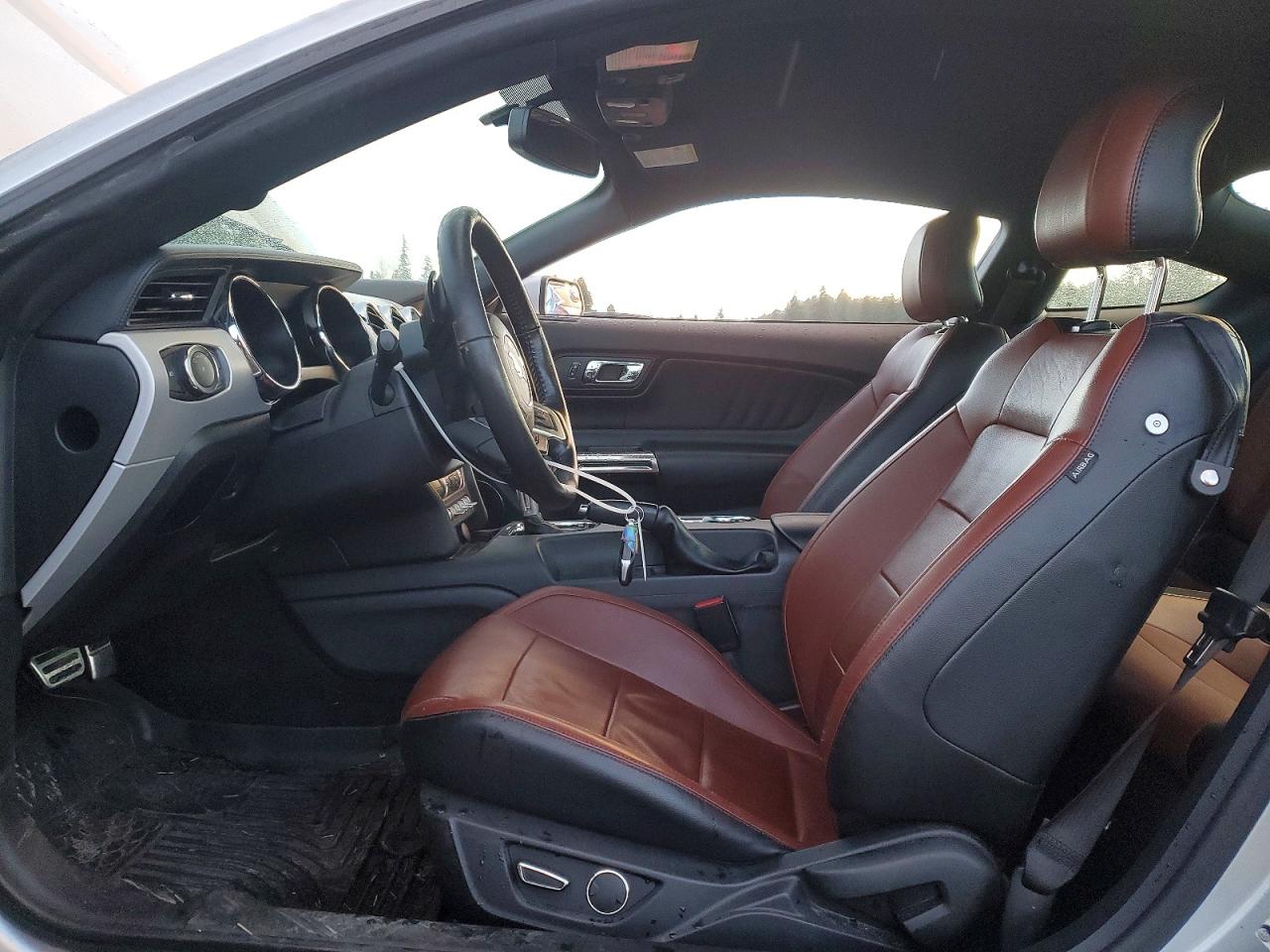 2017 FORD MUSTANG photo 7