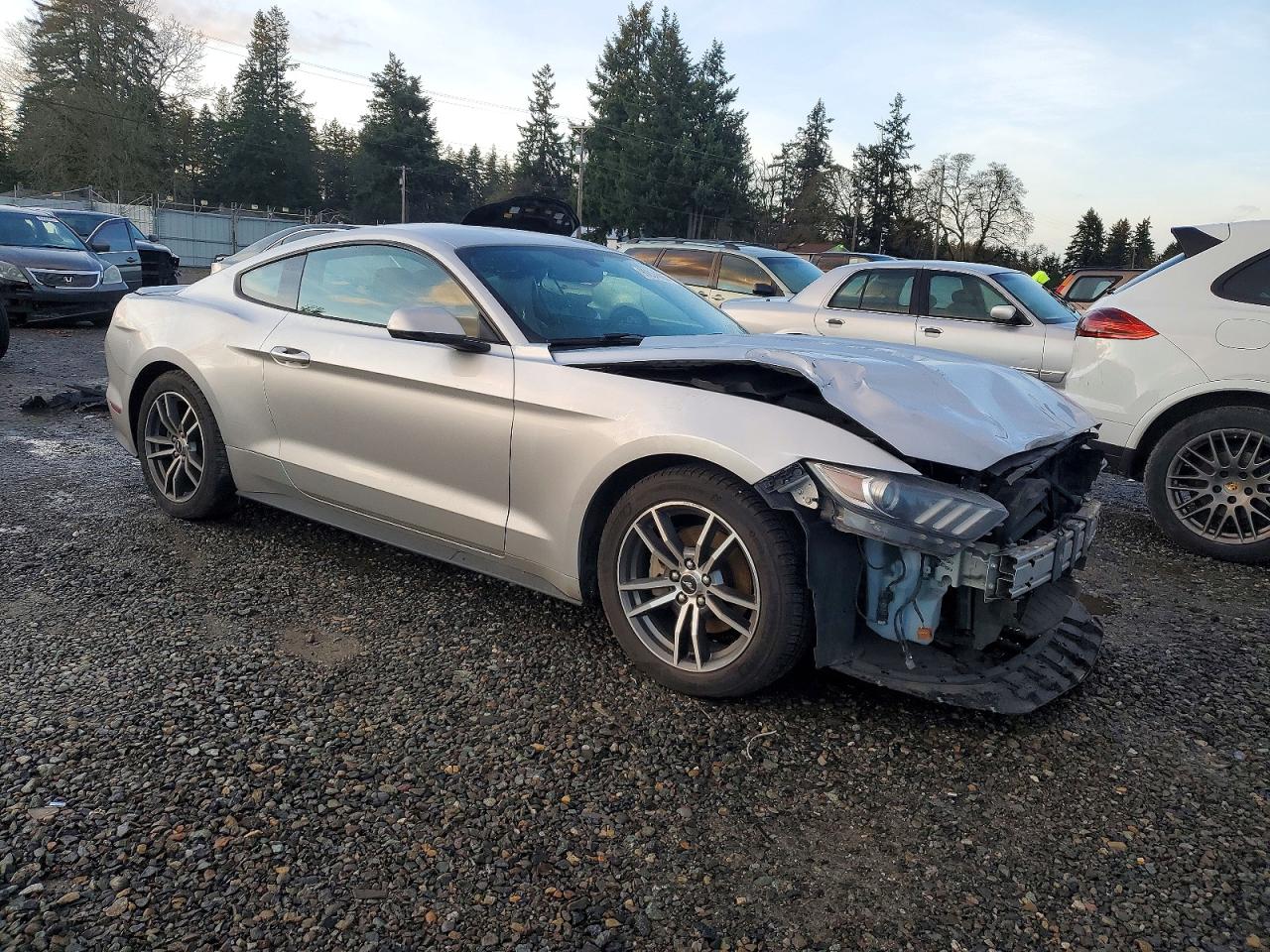 2017 FORD MUSTANG photo 4