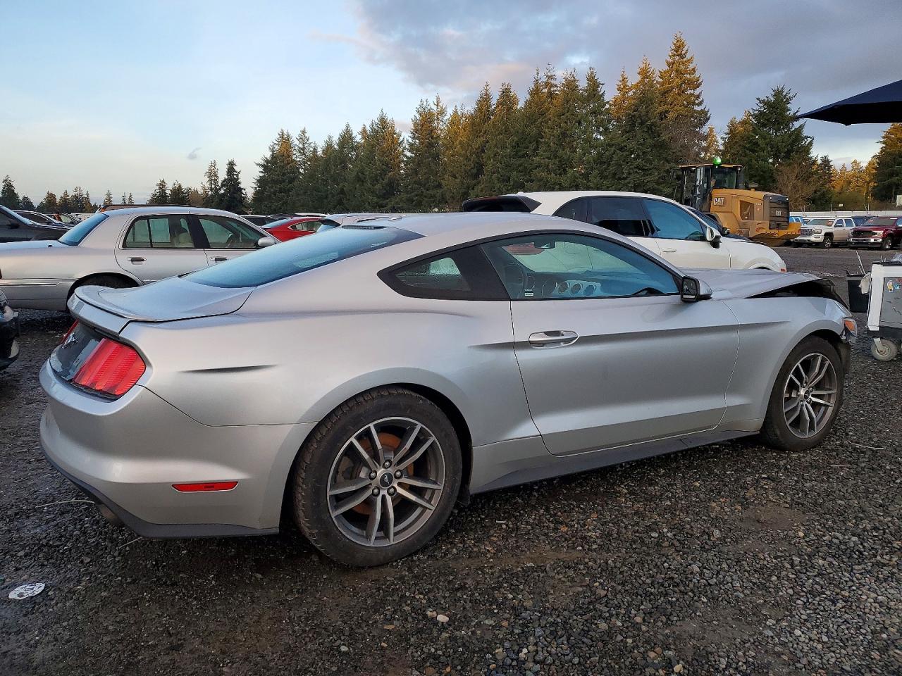 2017 FORD MUSTANG photo 3
