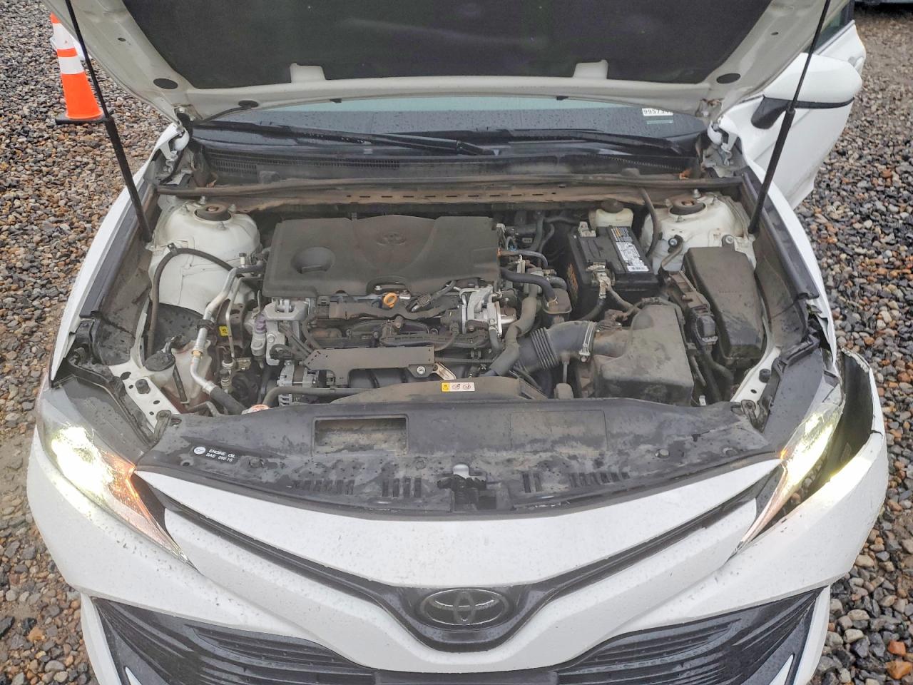 2020 TOYOTA CAMRY LE photo 21