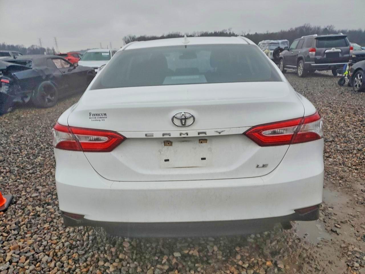 2020 TOYOTA CAMRY LE photo 11