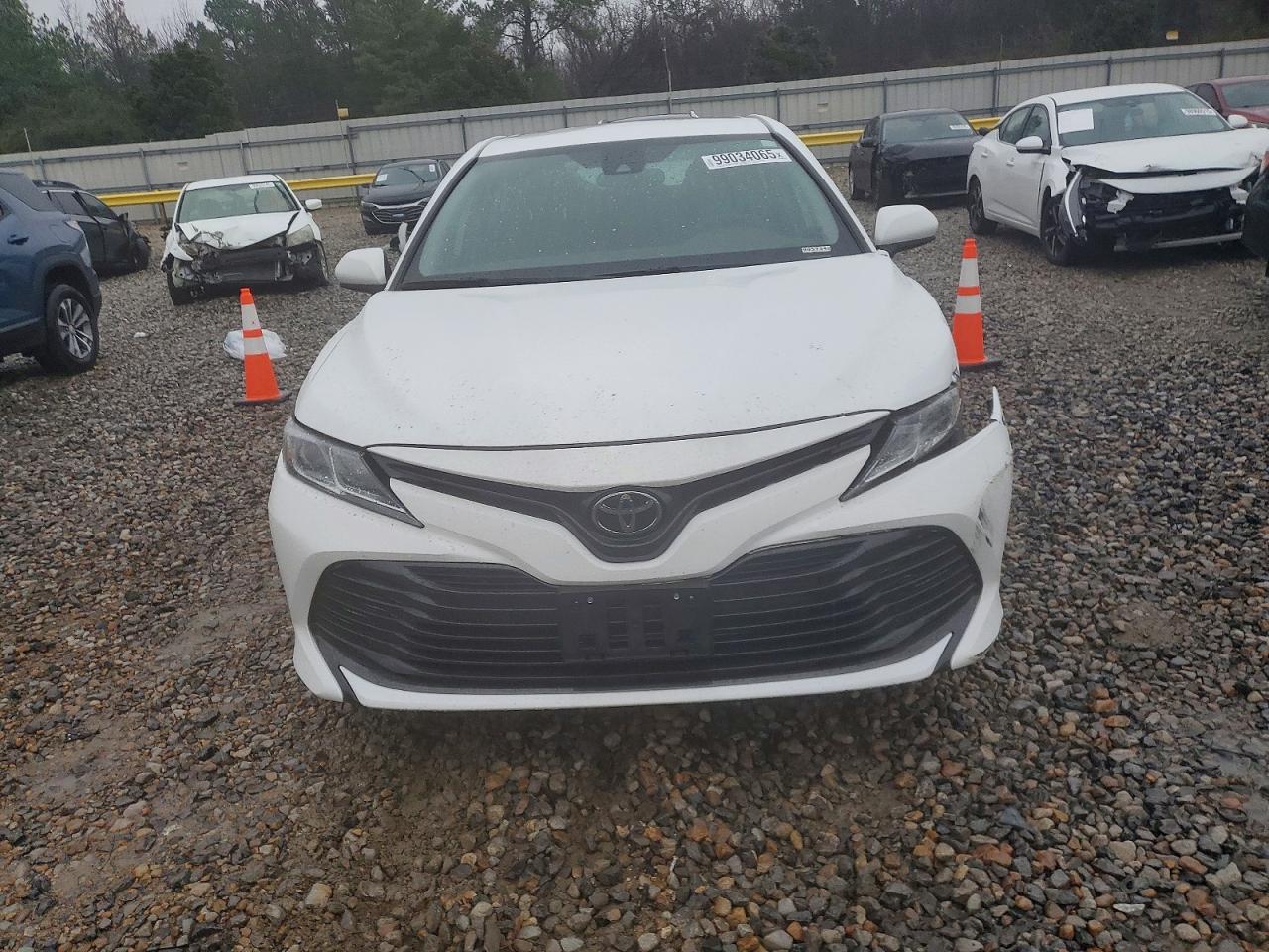 2020 TOYOTA CAMRY LE photo 9