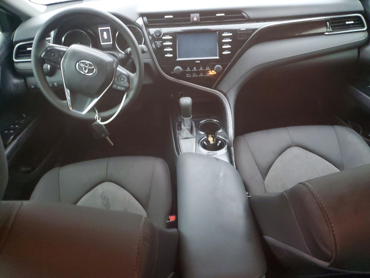 2020 TOYOTA CAMRY LE photo 15