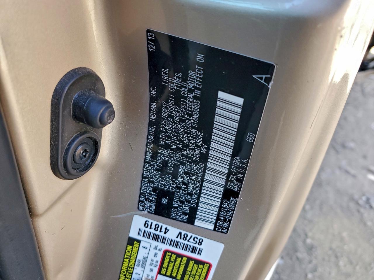 2014 TOYOTA SIENNA XLE photo 13