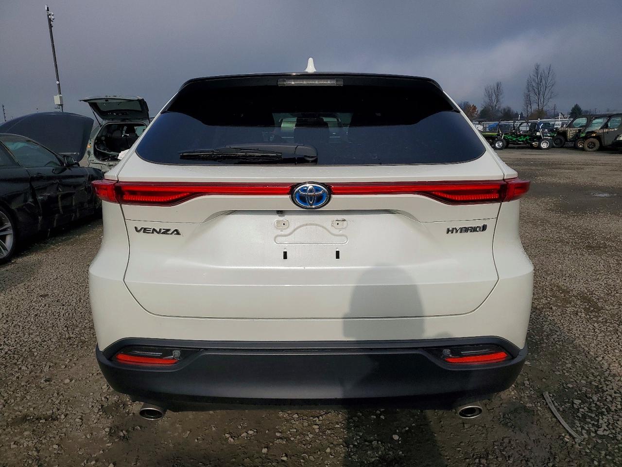 2021 TOYOTA VENZA LE photo 6