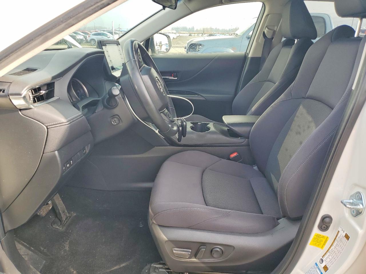 2021 TOYOTA VENZA LE photo 7