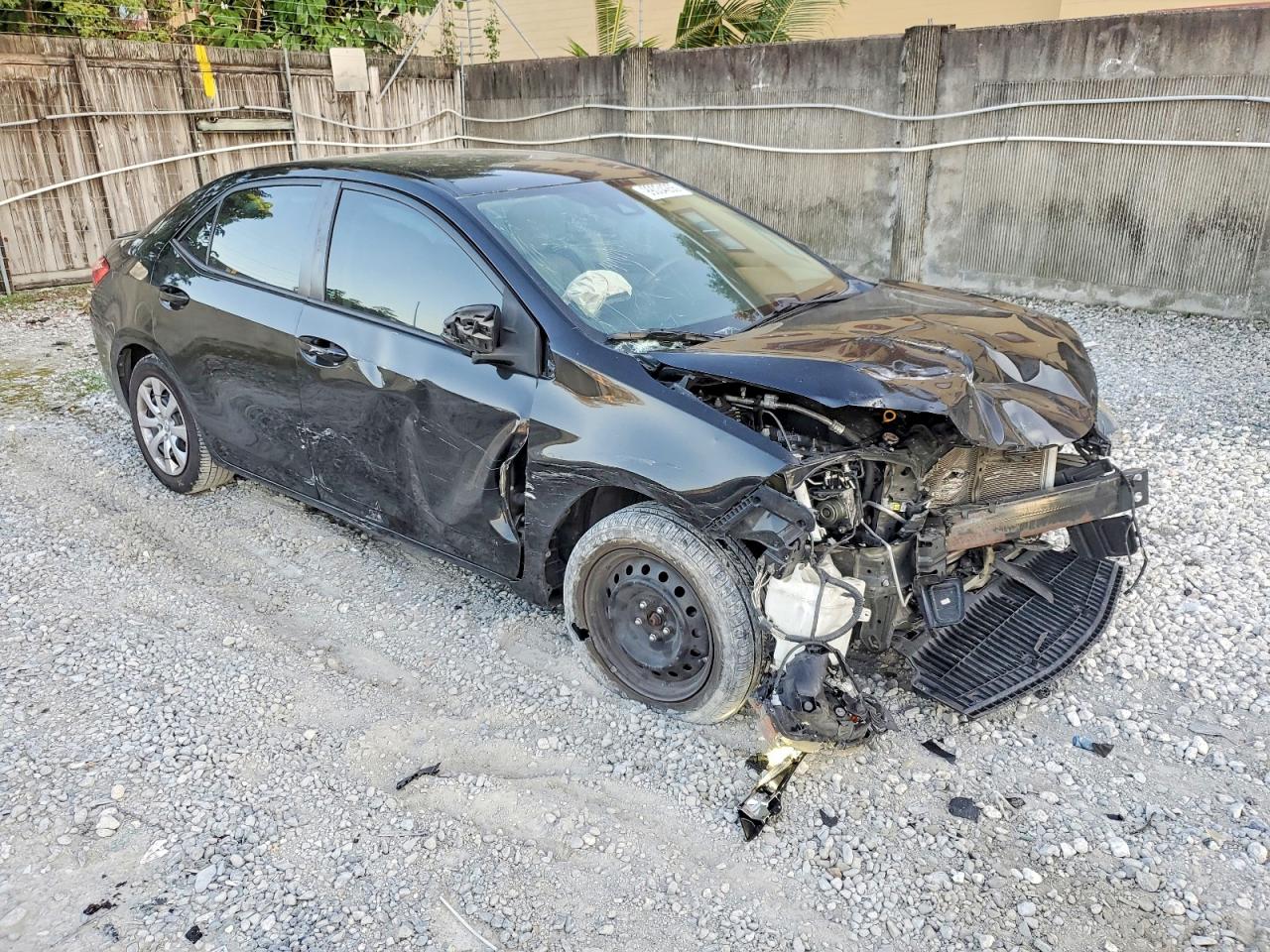 2017 TOYOTA COROLLA L photo 4