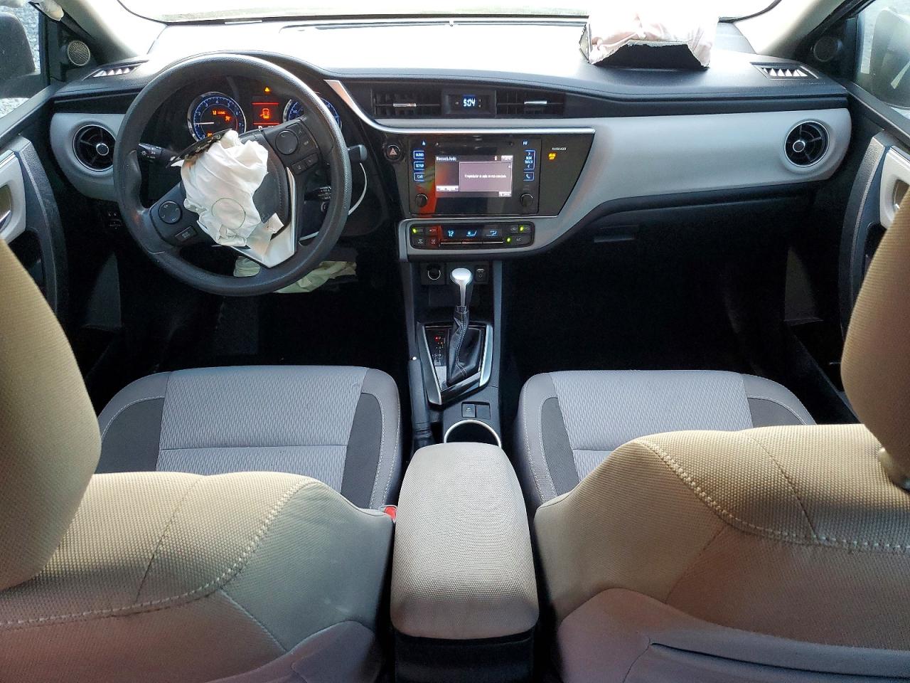 2017 TOYOTA COROLLA L photo 8