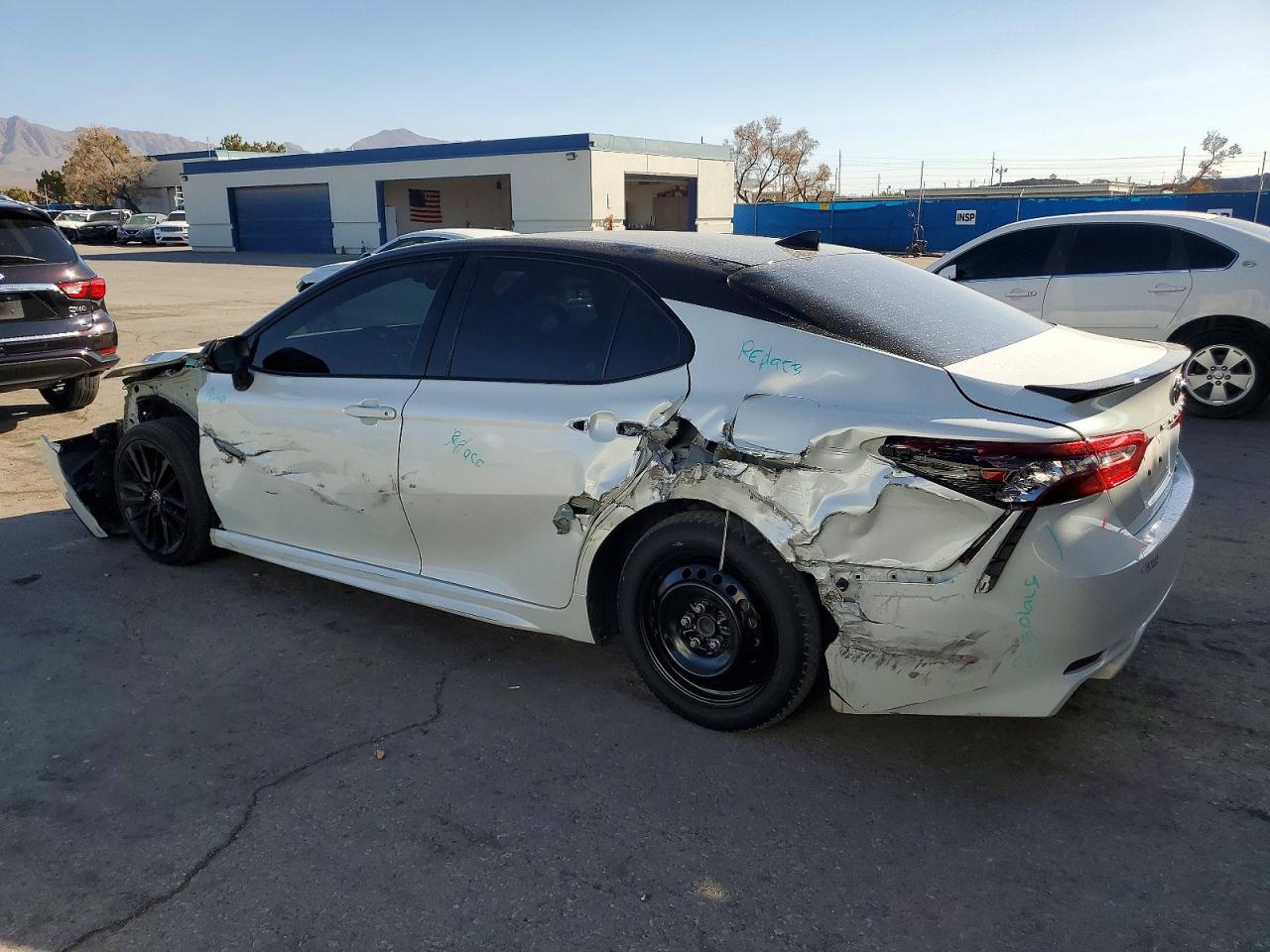 2023 TOYOTA CAMRY XSE photo 2