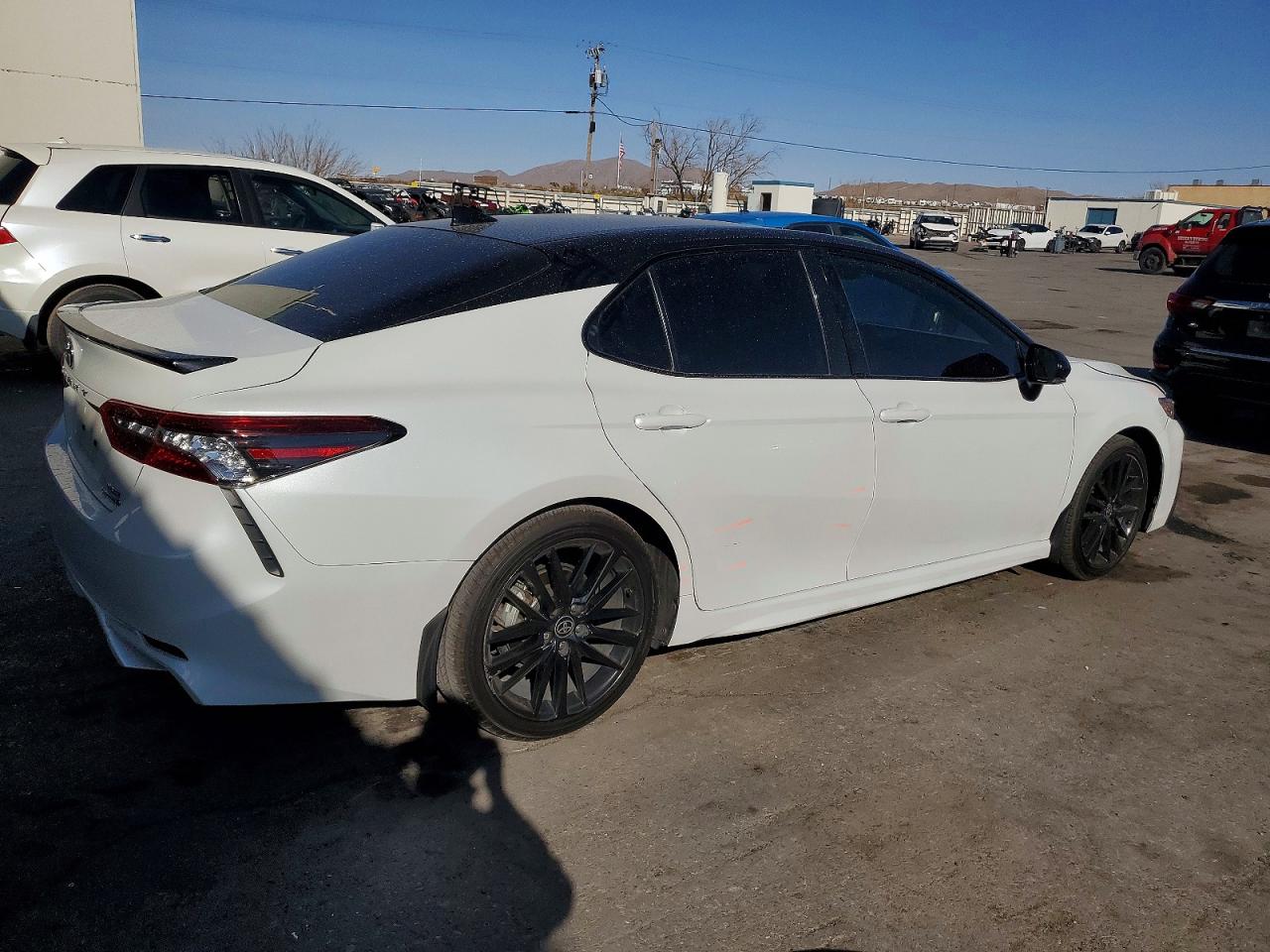 2023 TOYOTA CAMRY XSE photo 3