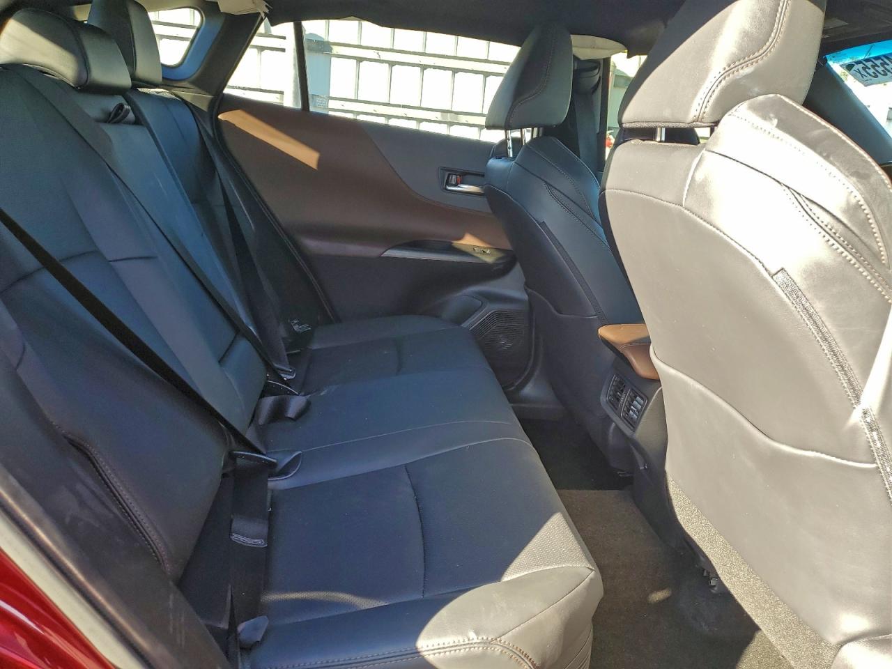 2021 TOYOTA VENZA LE photo 11