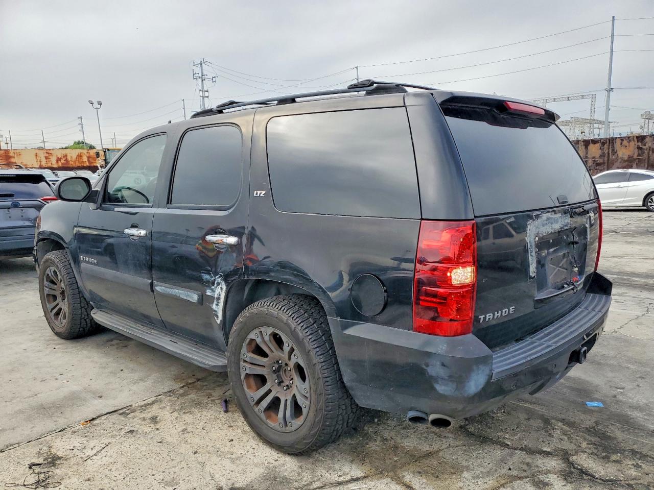 2007 CHEVROLET TAHOE C1500 photo 3