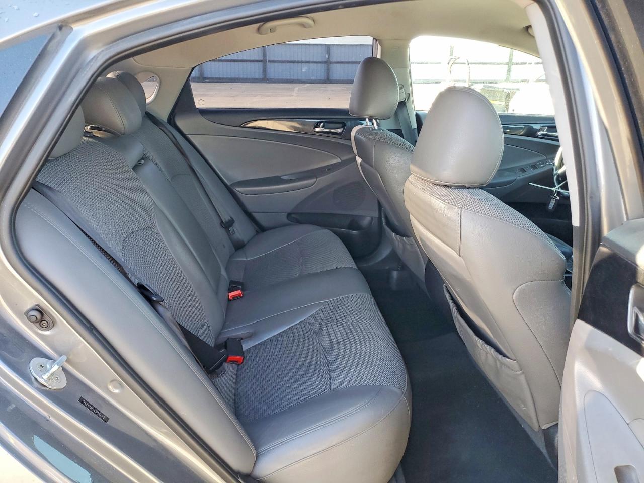 2014 HYUNDAI SONATA SE photo 10