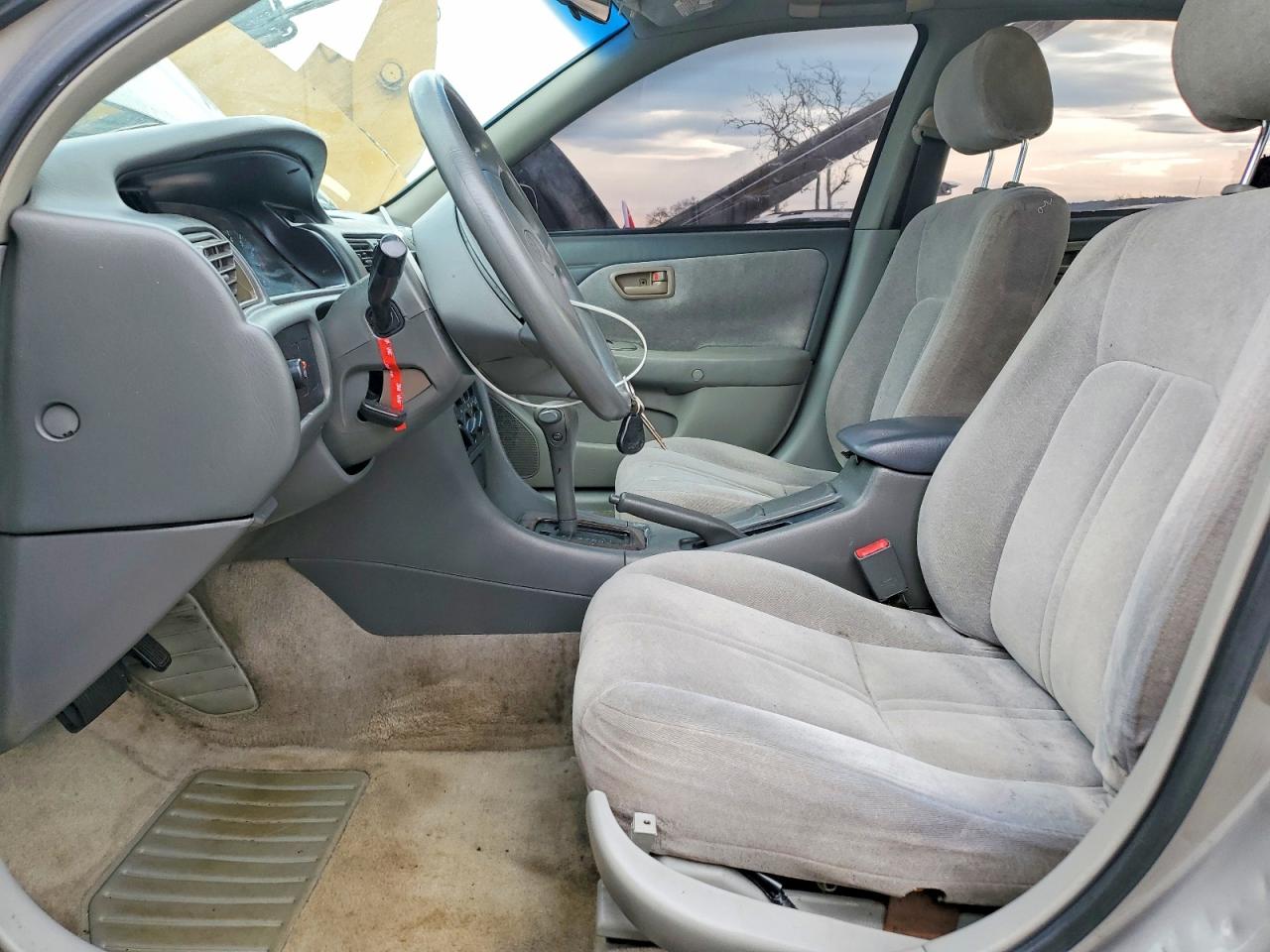 1999 TOYOTA CAMRY CE photo 7