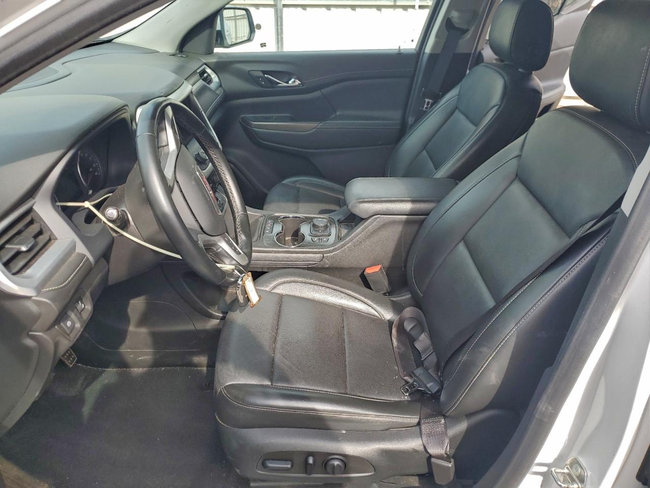 2023 GMC ACADIA SLT photo 13
