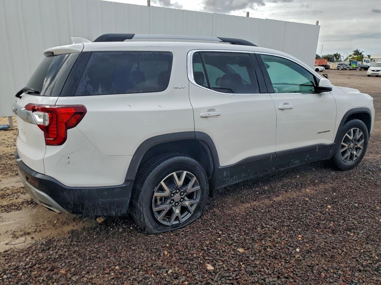 2023 GMC ACADIA SLT photo 5