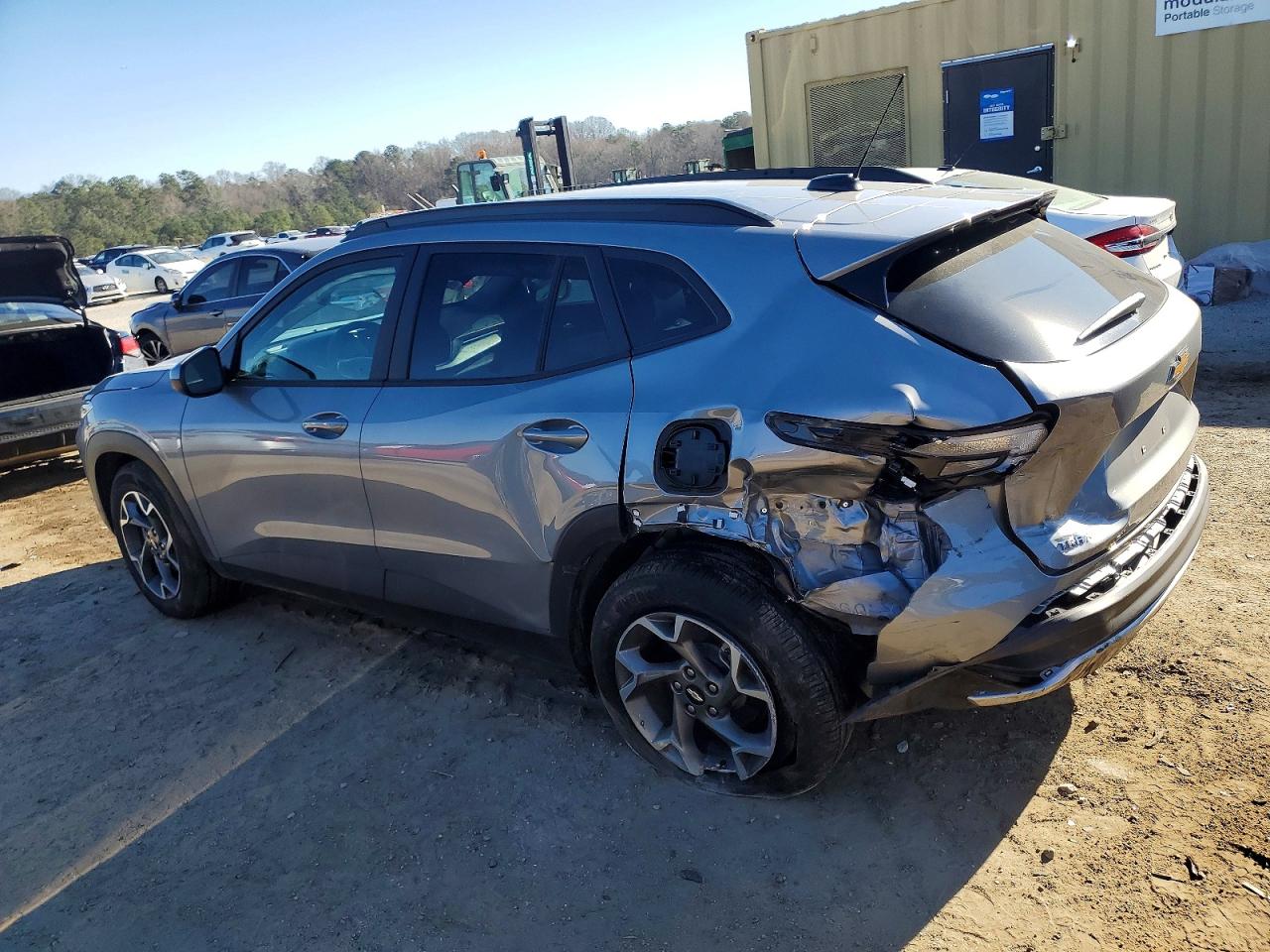 2025 CHEVROLET TRAX 1LT photo 2