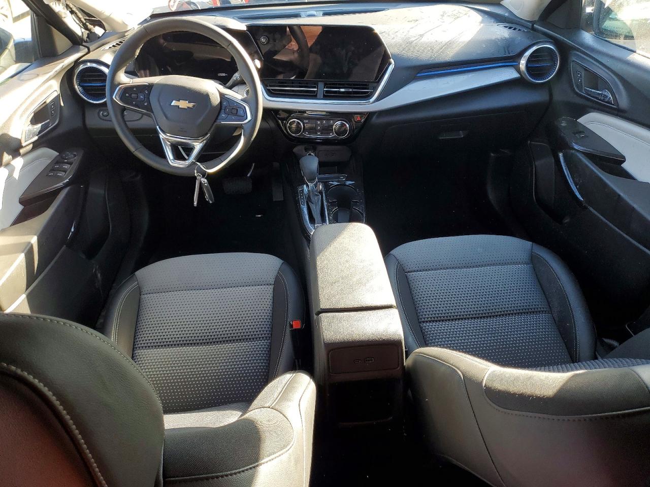 2025 CHEVROLET TRAX 1LT photo 8