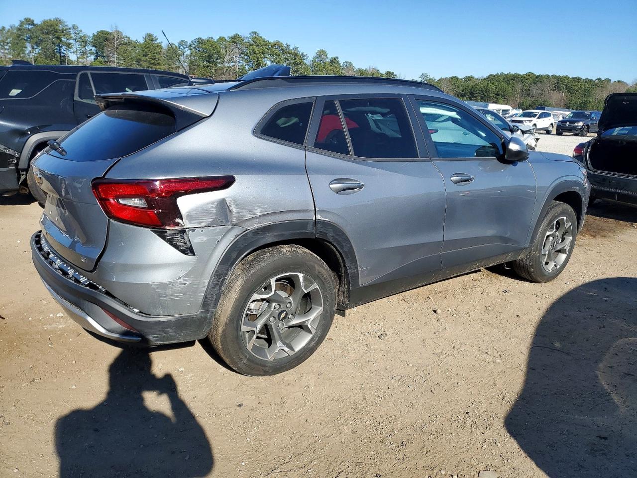 2025 CHEVROLET TRAX 1LT photo 3