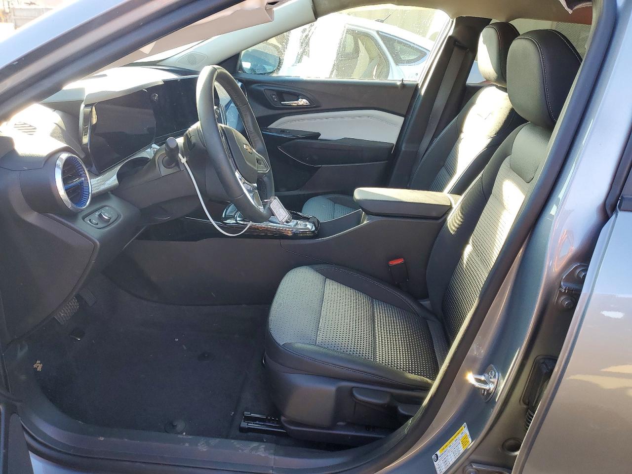 2025 CHEVROLET TRAX 1LT photo 7
