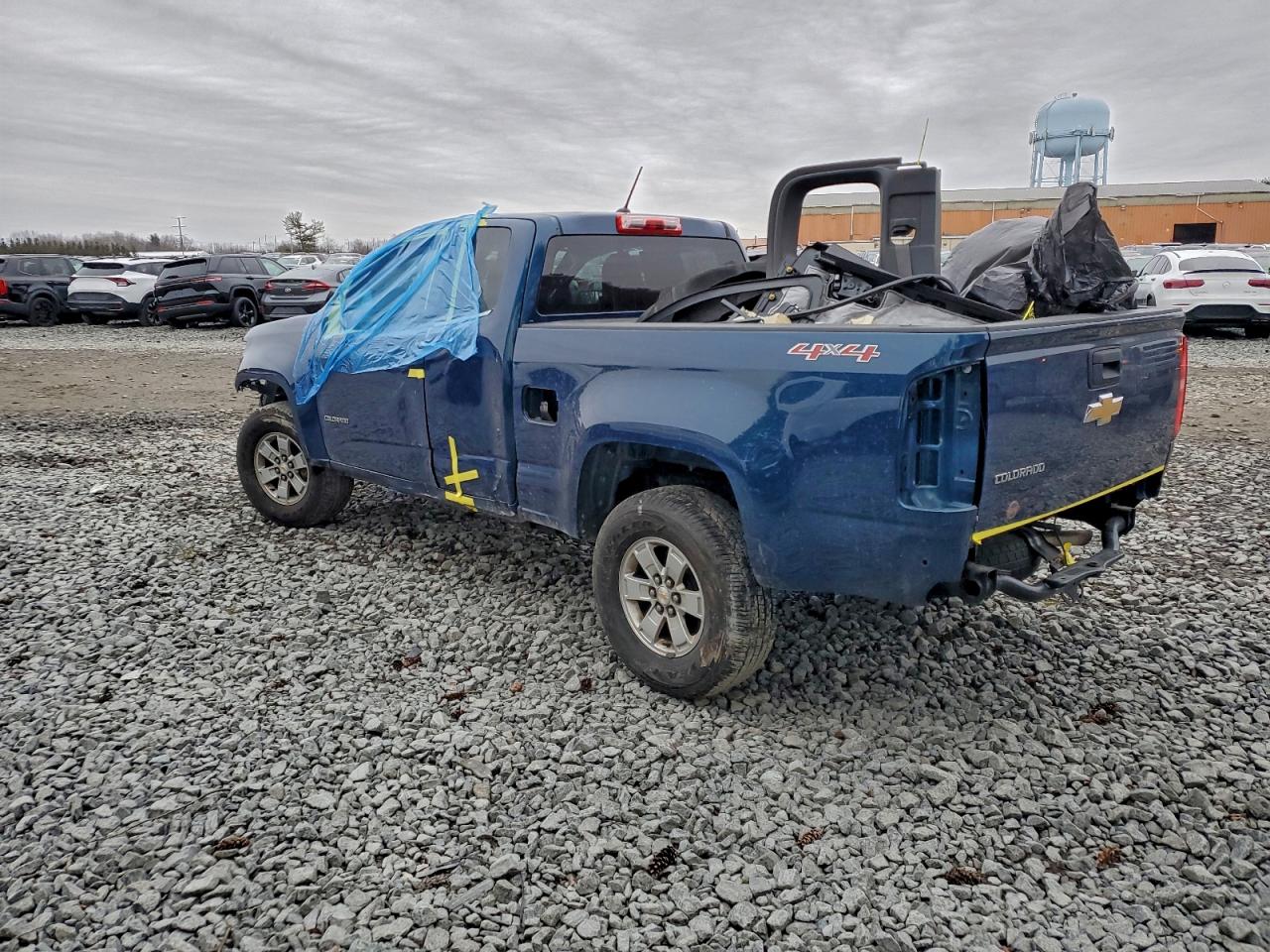 2019 CHEVROLET COLORADO photo 2